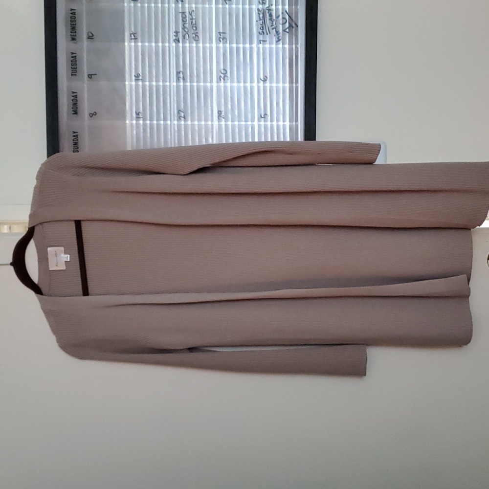 Line and dot sweater/cardigan